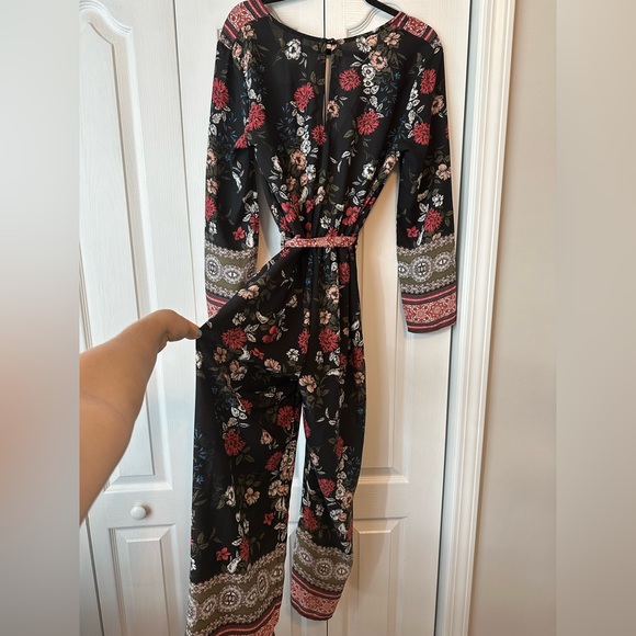 NWT boutique jumpsuit size medium - Picture 3 of 7